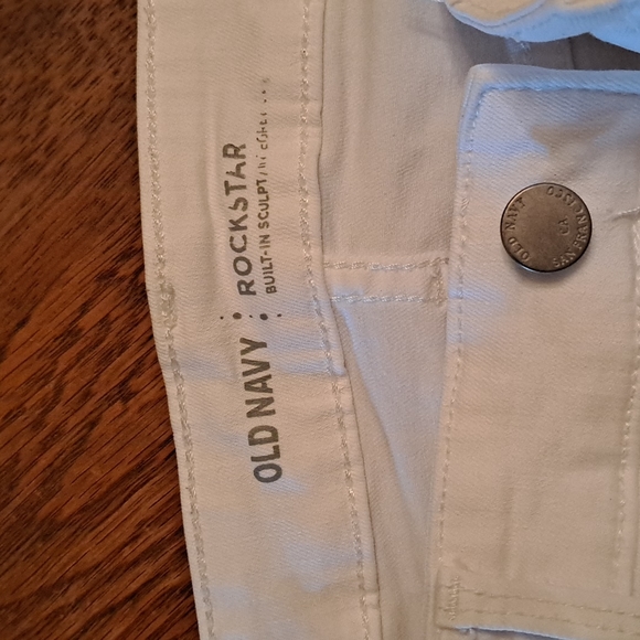 Distressed jeans - Picture 3 of 5